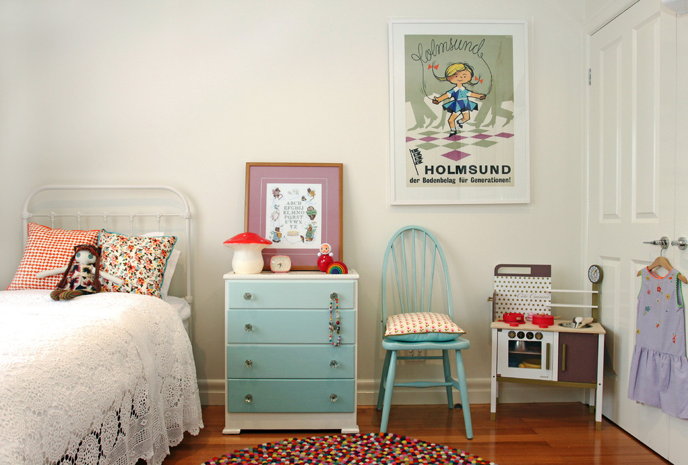 Free Download Amazing Vintage White Dresser Decorating Ideas