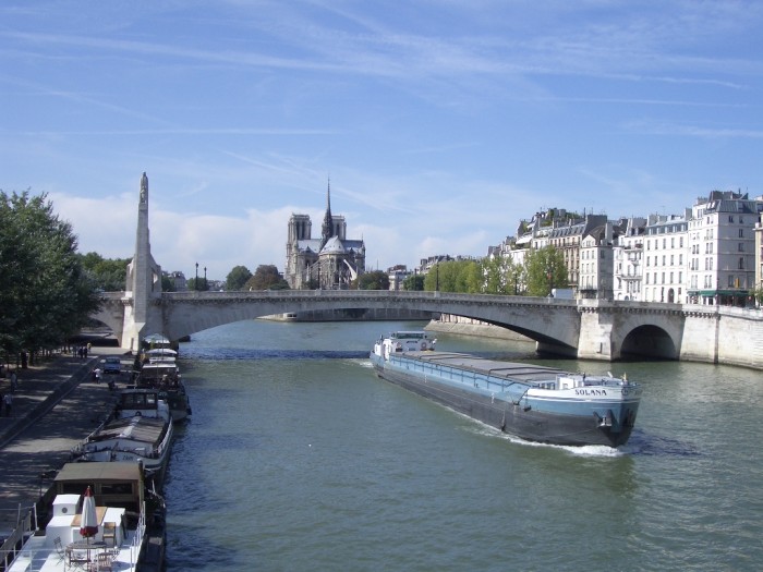 Une P Niche Le Pont De La Tournelle Et Notre Dame Paris