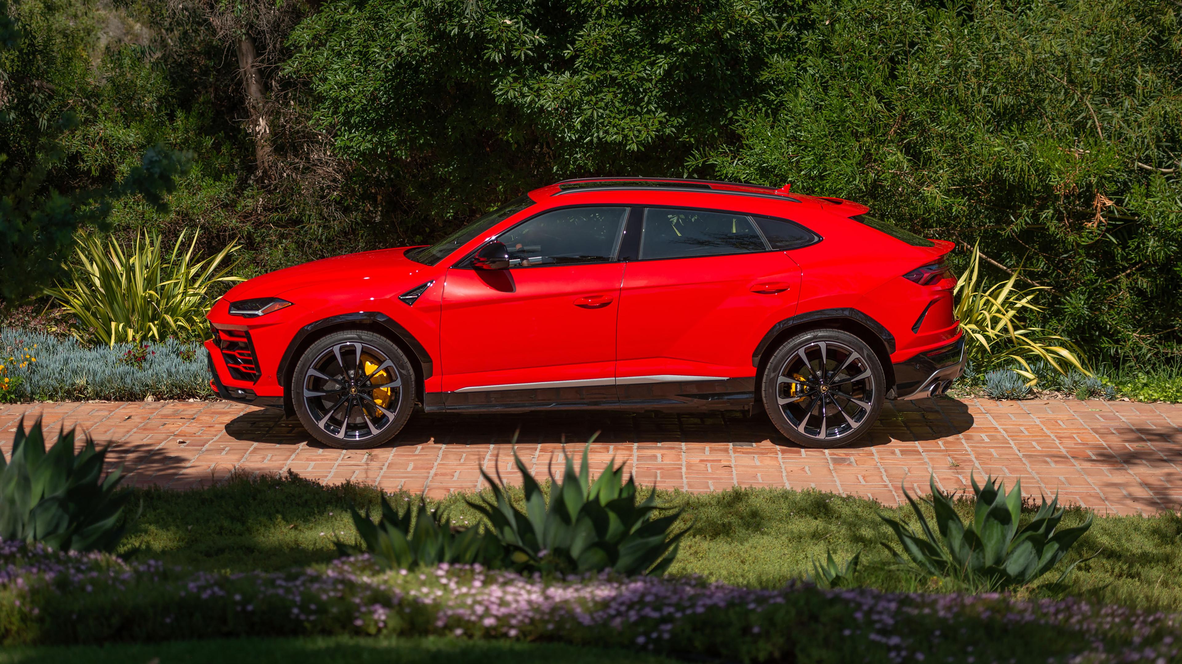 Lamborghini Urus Shiny Black Package 4k Wallpaper HD Car