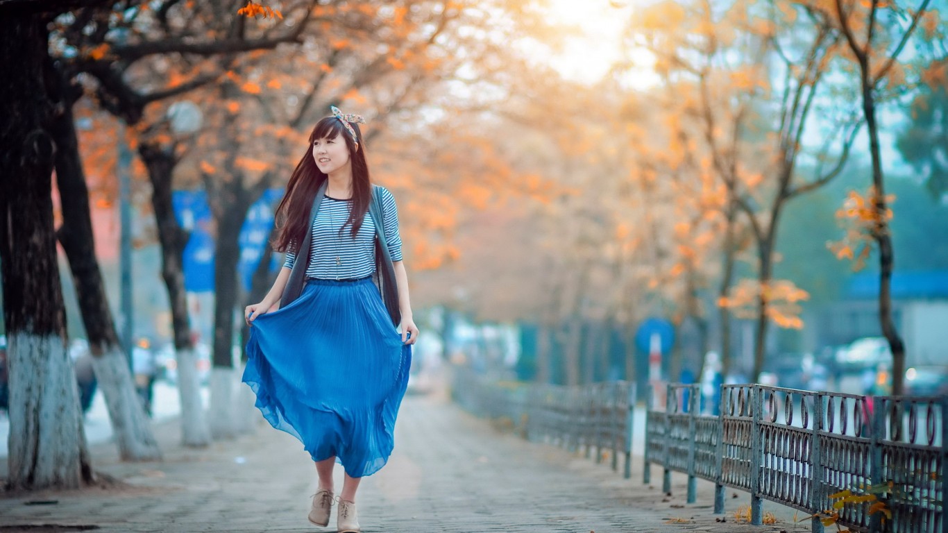 Asian Girl Walking In Autumn Widescreen And Full HD Wallpaper