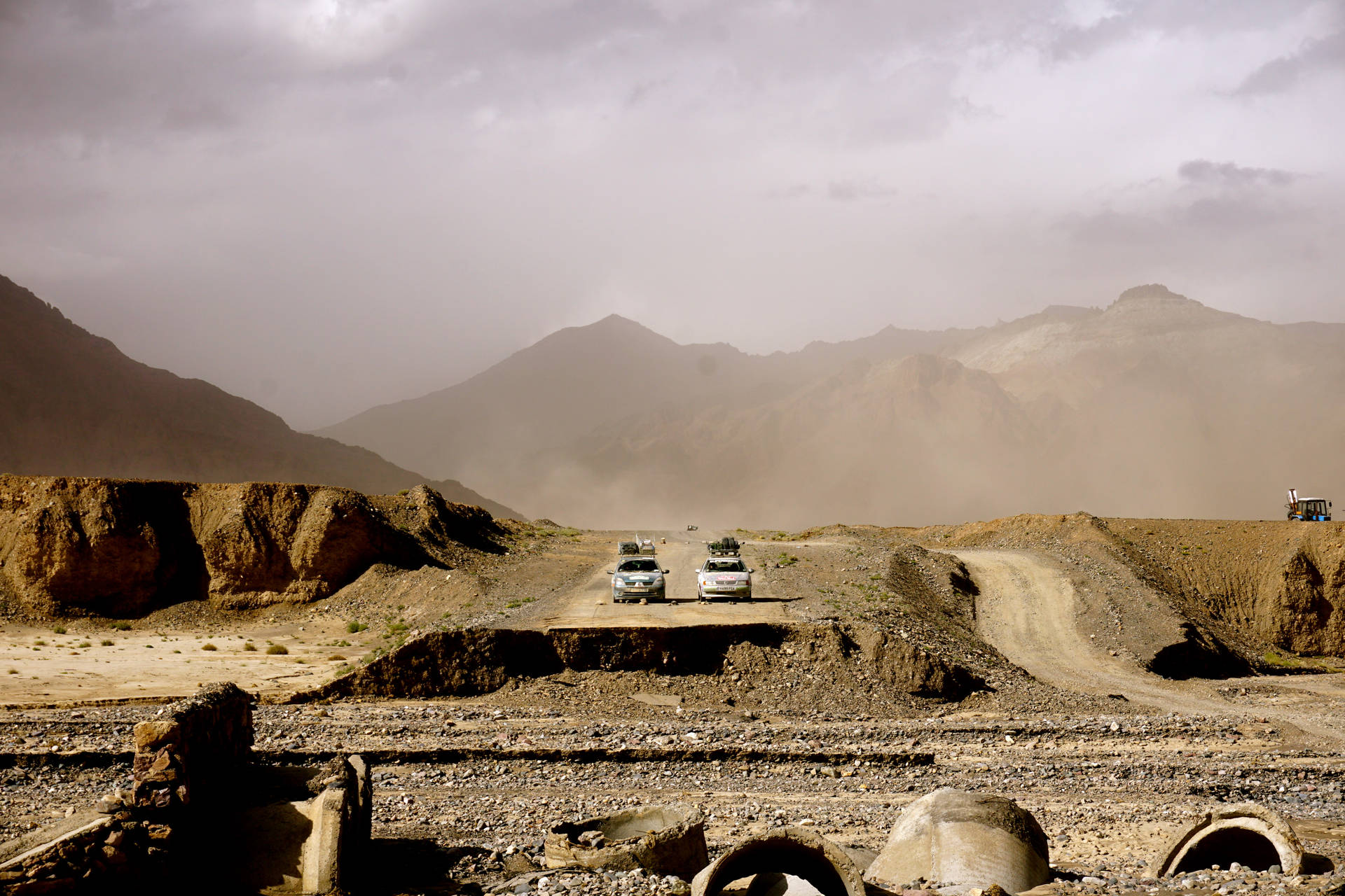 Dirt Rally Cars In Desert 0ggmzxdyunl1f1mm Wallpaper