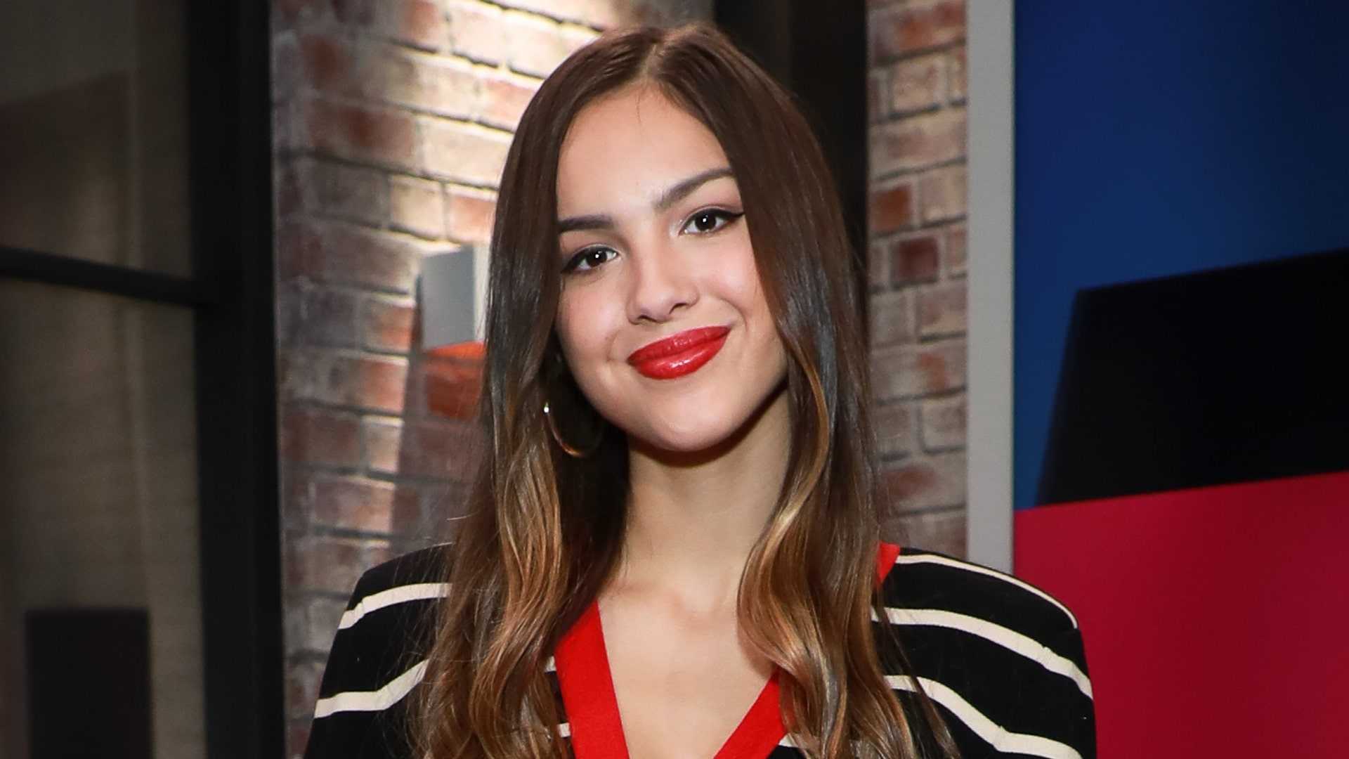 Olivia Rodrigo Wallpaper
