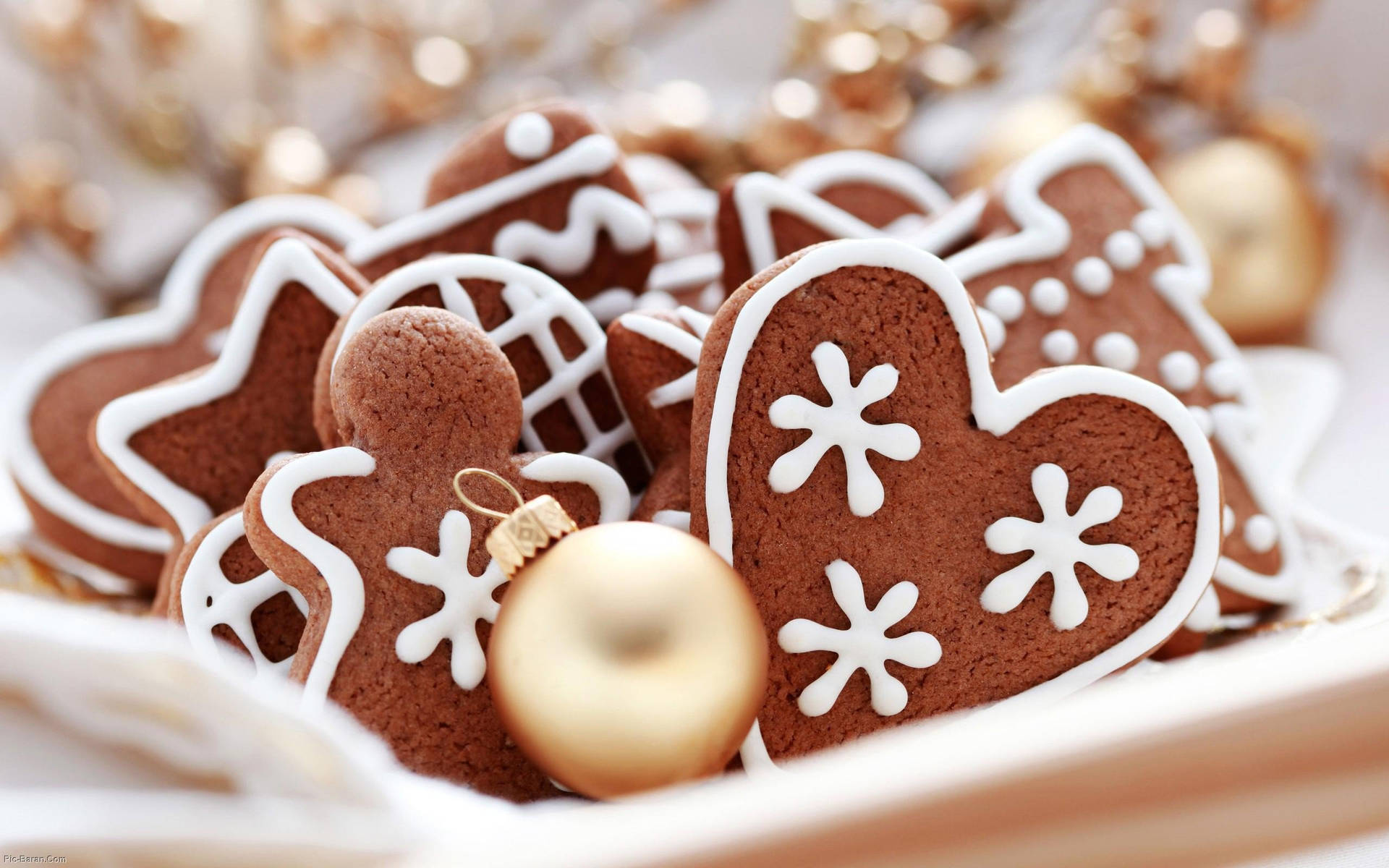 Gingerbread Cookies Close Wallpaper