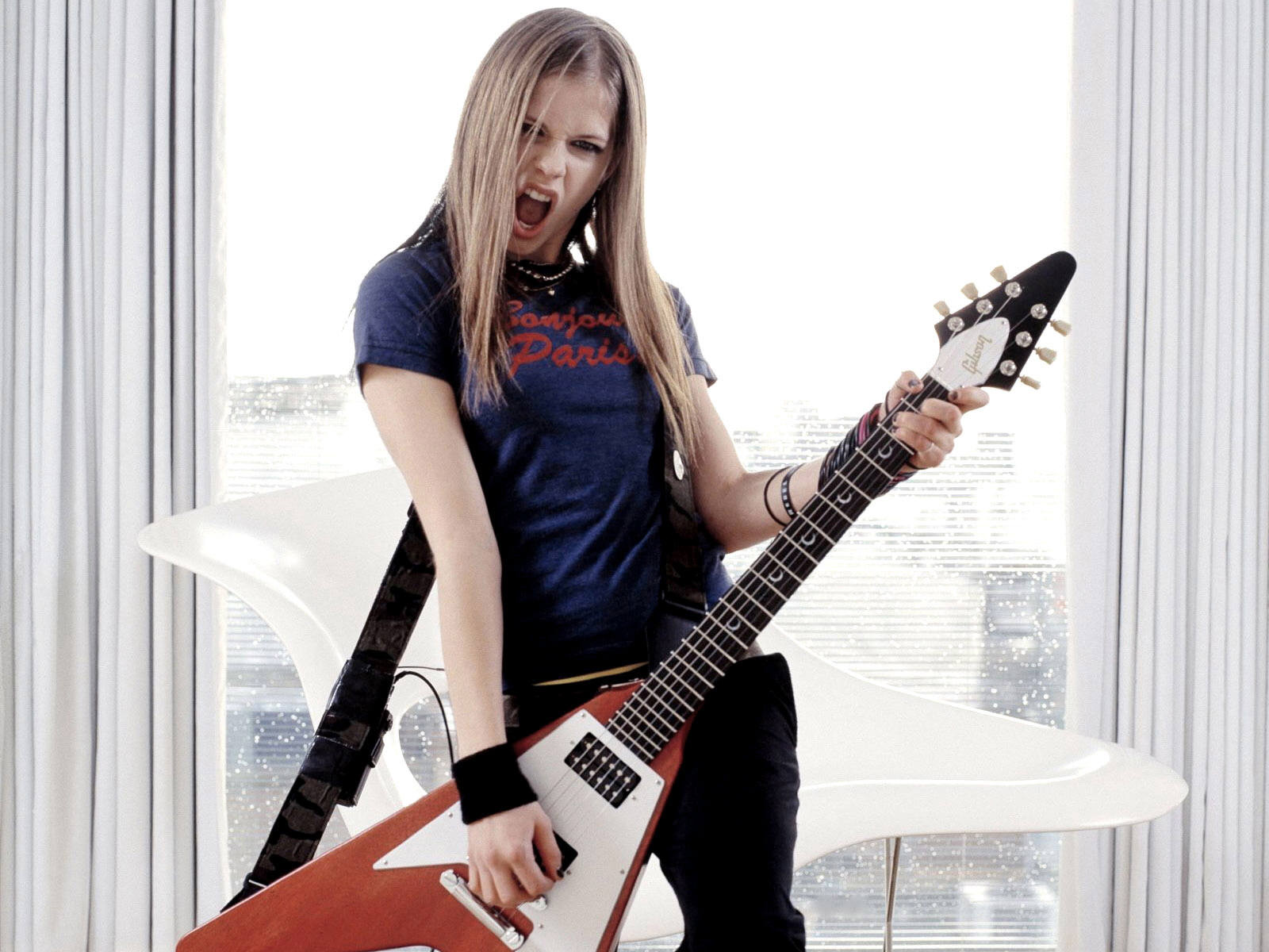 Wallpaper Of Avril Lavigne With Guitar Puter Desktop
