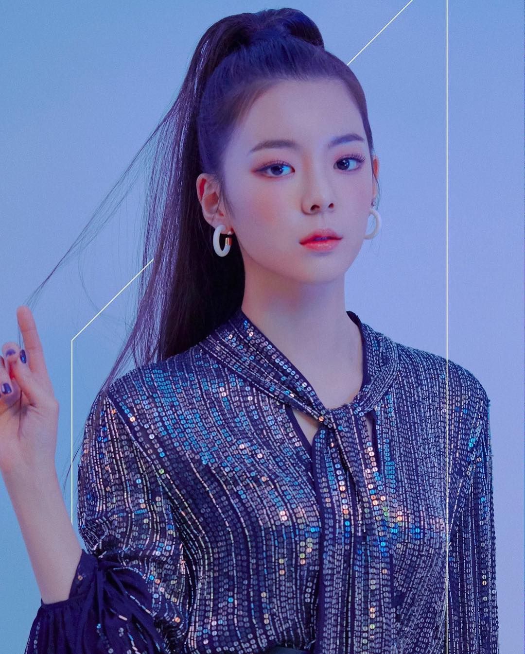 Itzy The 1st Single It Z Different Teaser Image Lia