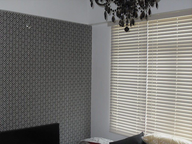 Blinds wallpaper1 Faux Wood And Wallpaper A Perfect Bination