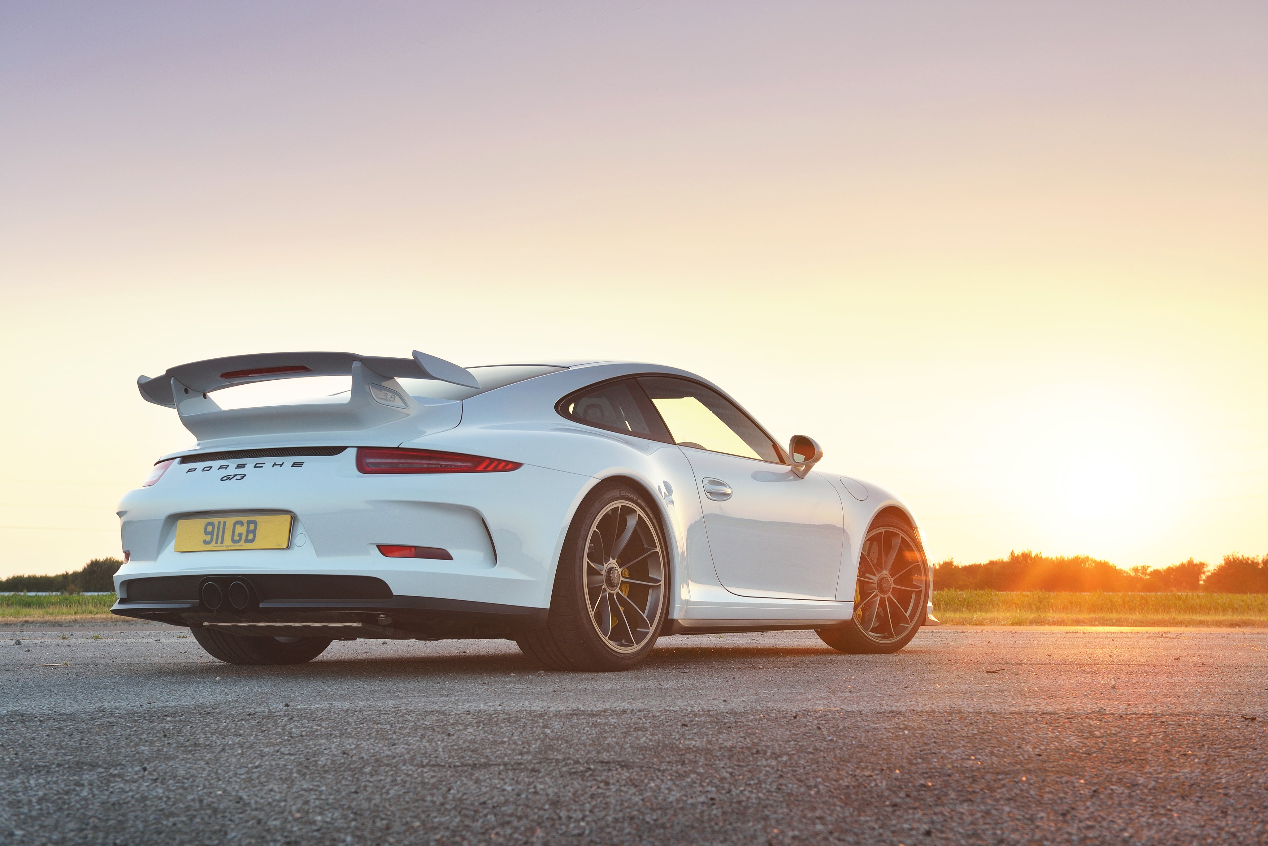 2014 Porsche 911 GT3 UK spec 991 wallpaper 4096x2734