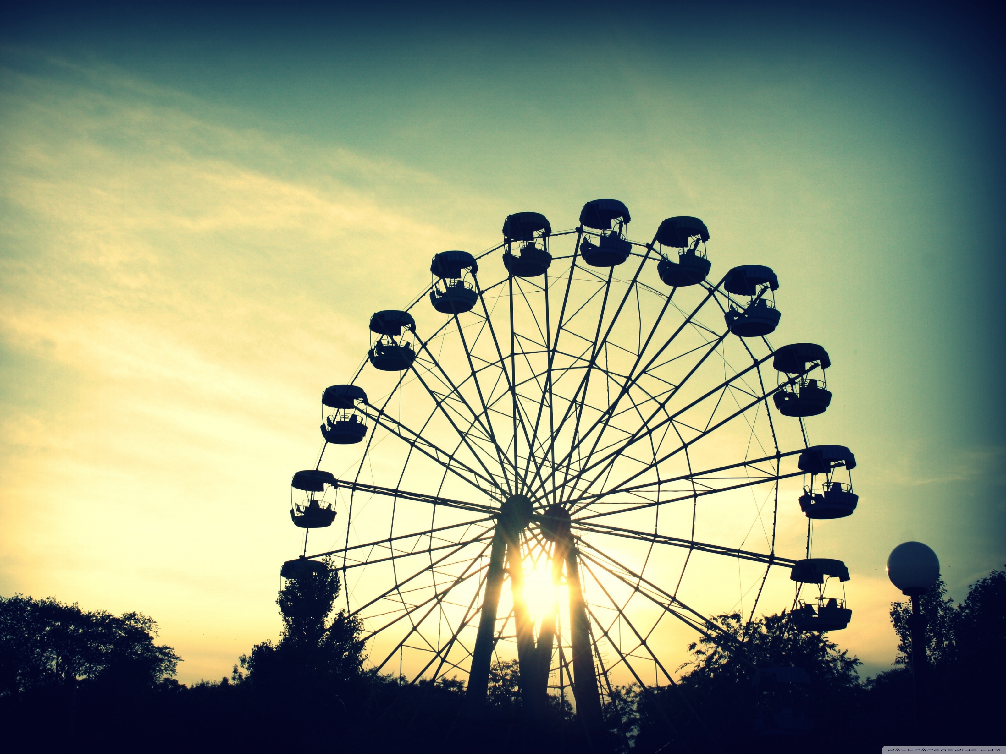 Ferris Wheel Wallpaper