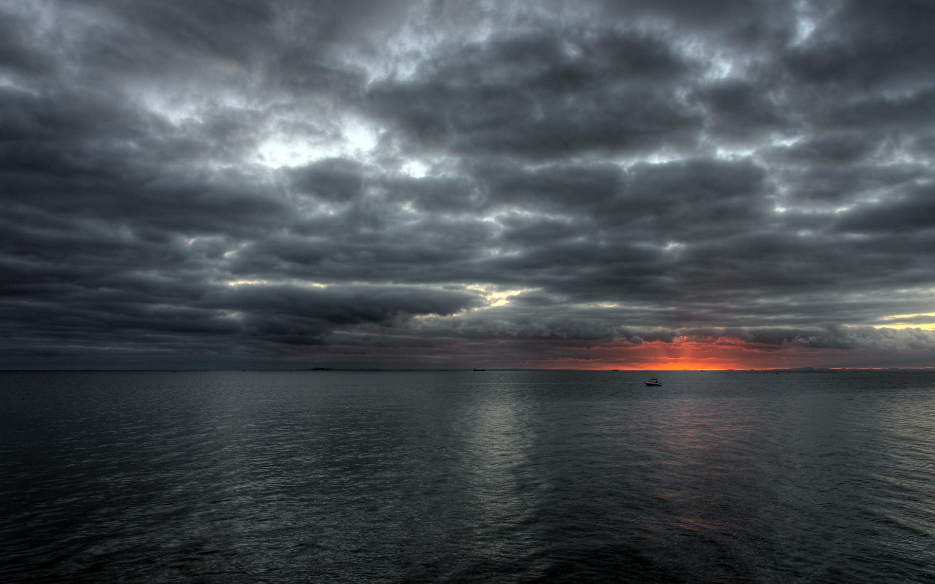 Gray Cloudy Sky Wallpaper