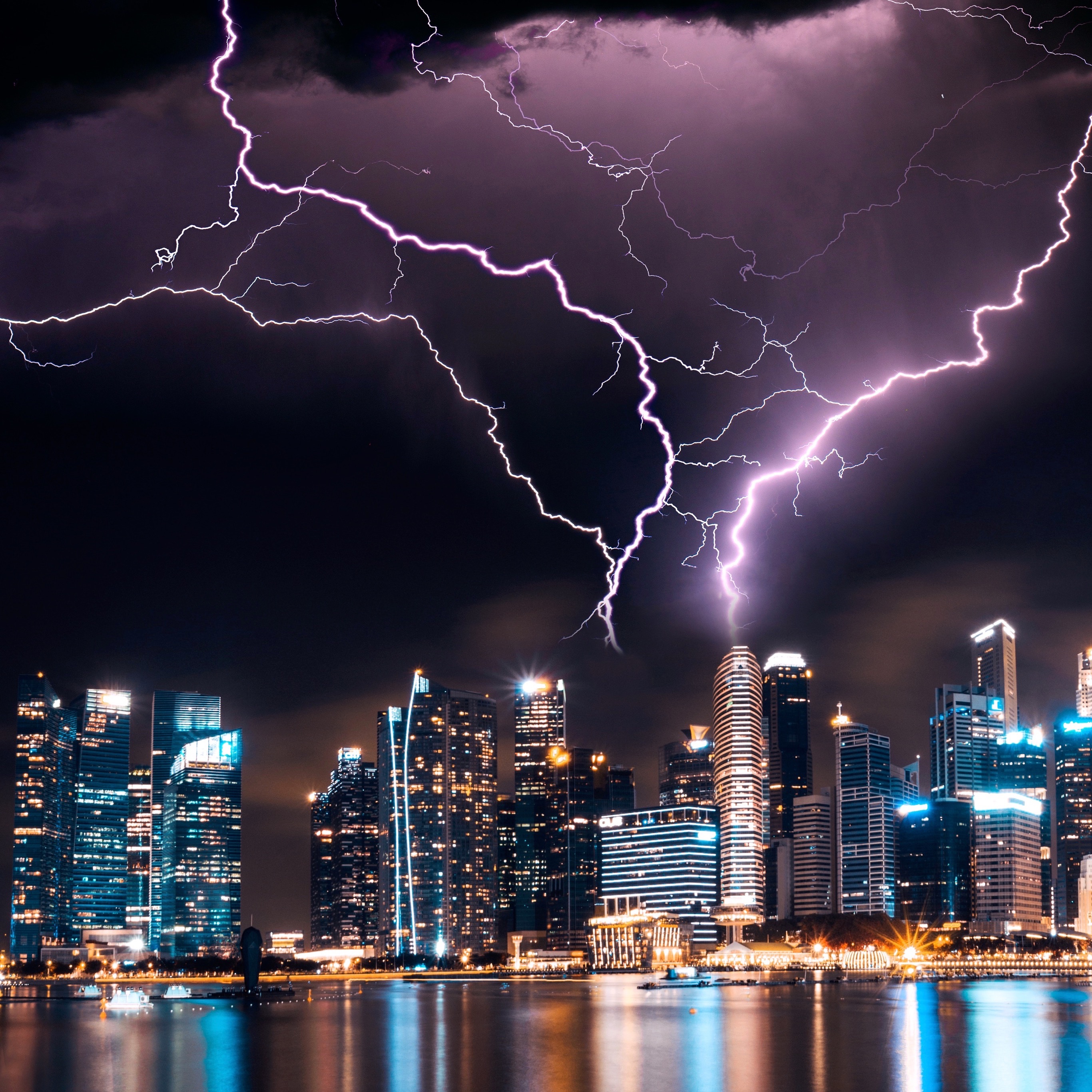Lightning Wallpaper iPhone