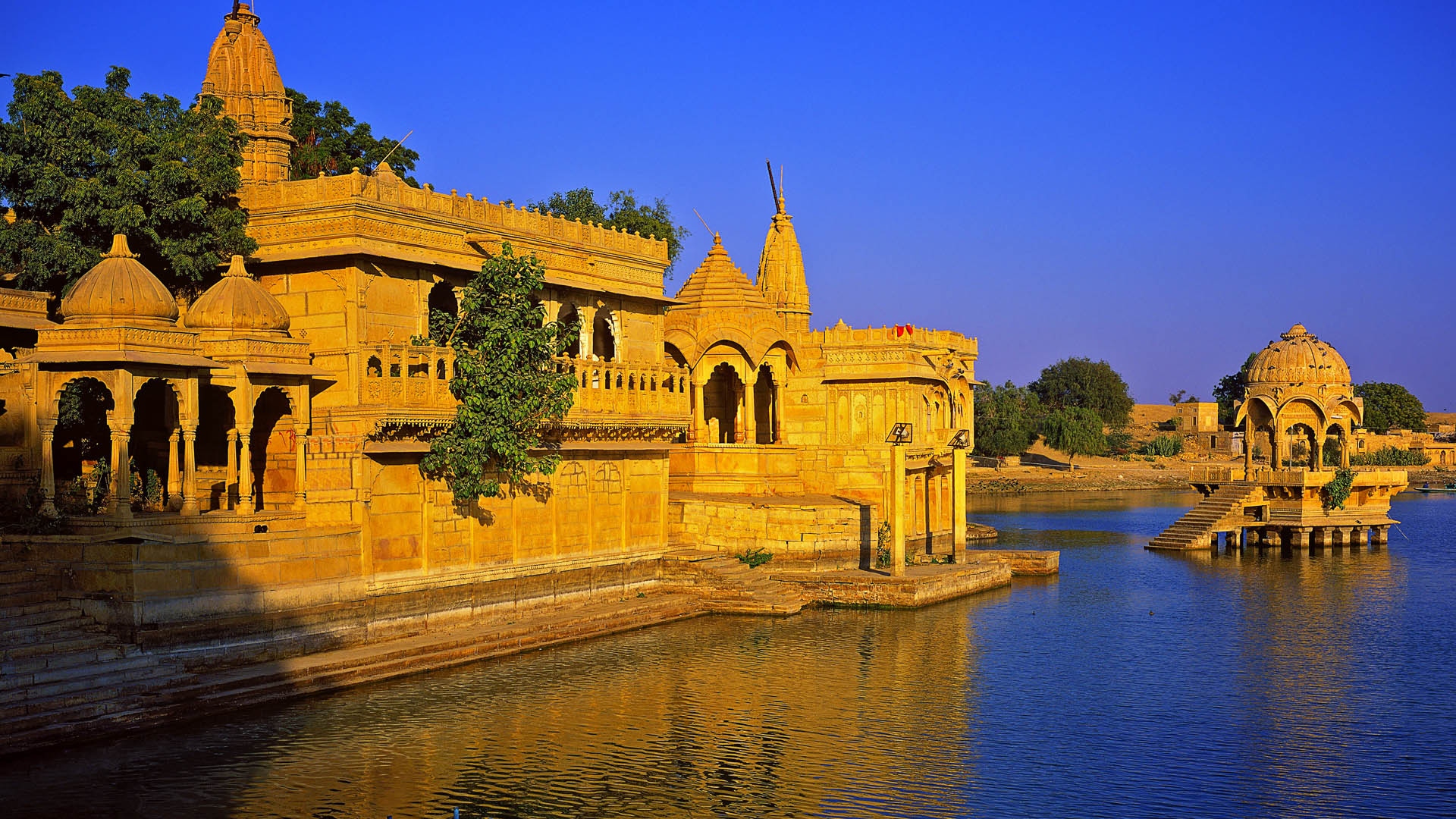 Full HD Wallpaper Hindu Temple India River Reflection