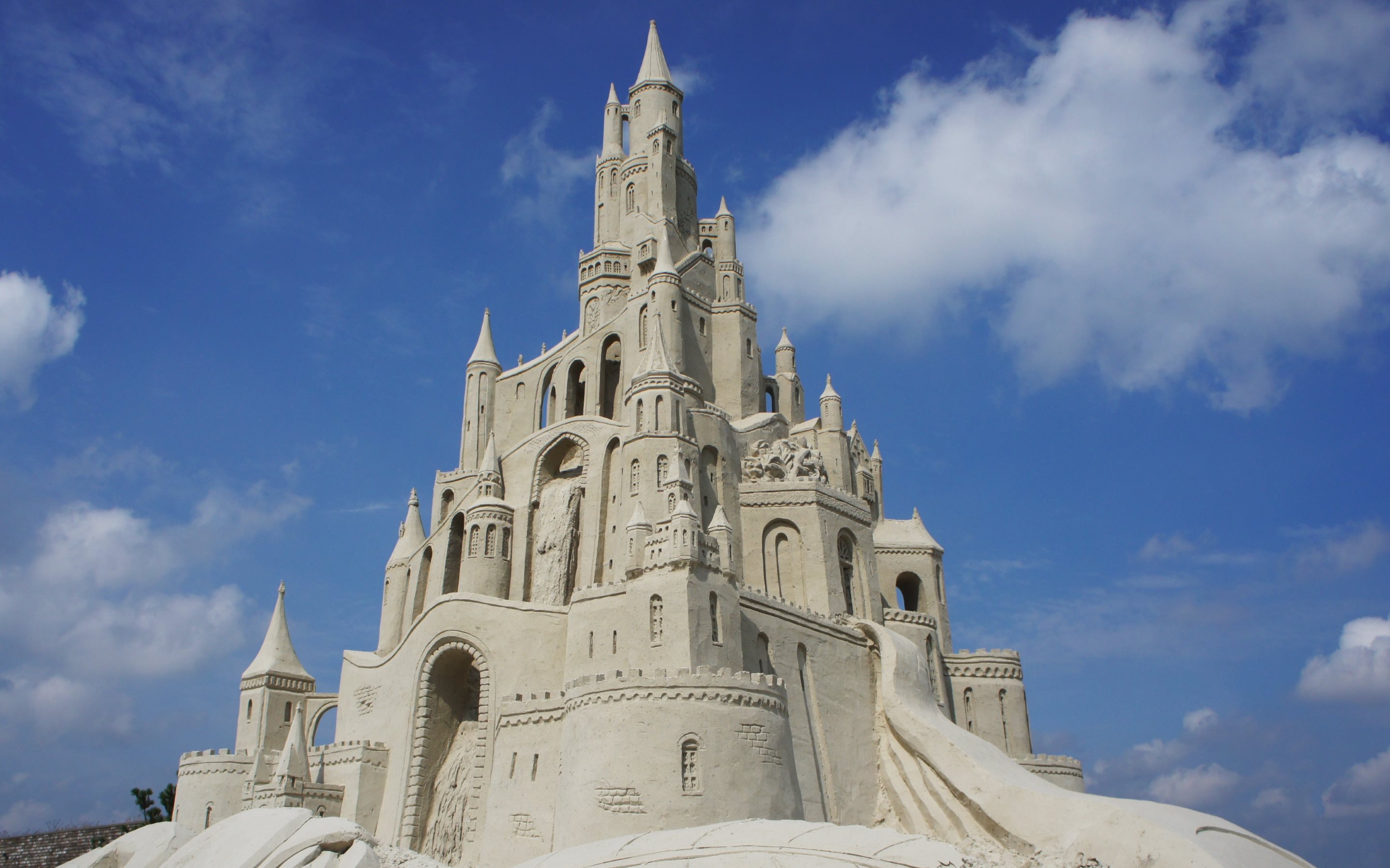 Wonderful sand castle Wallpaper