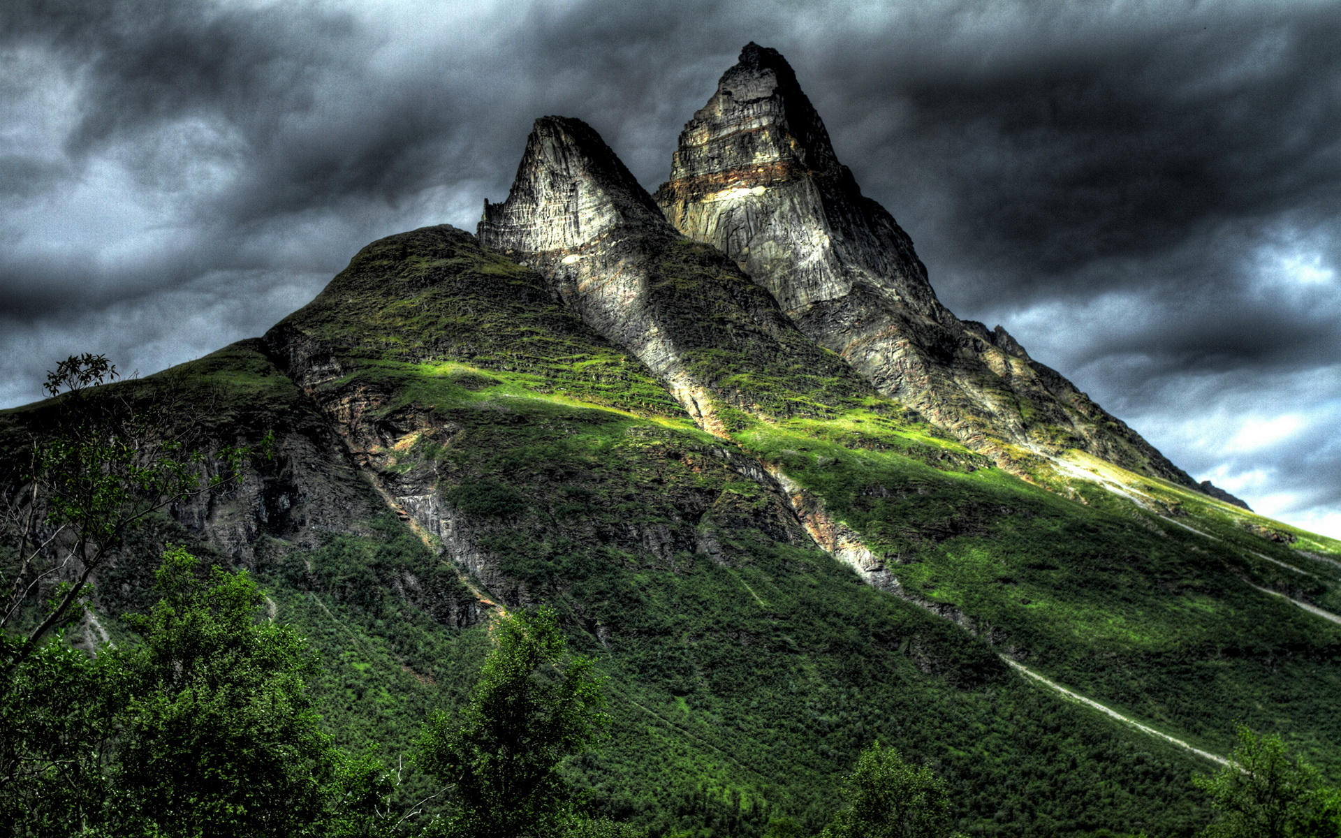 Green Mountains Wallpaper HD