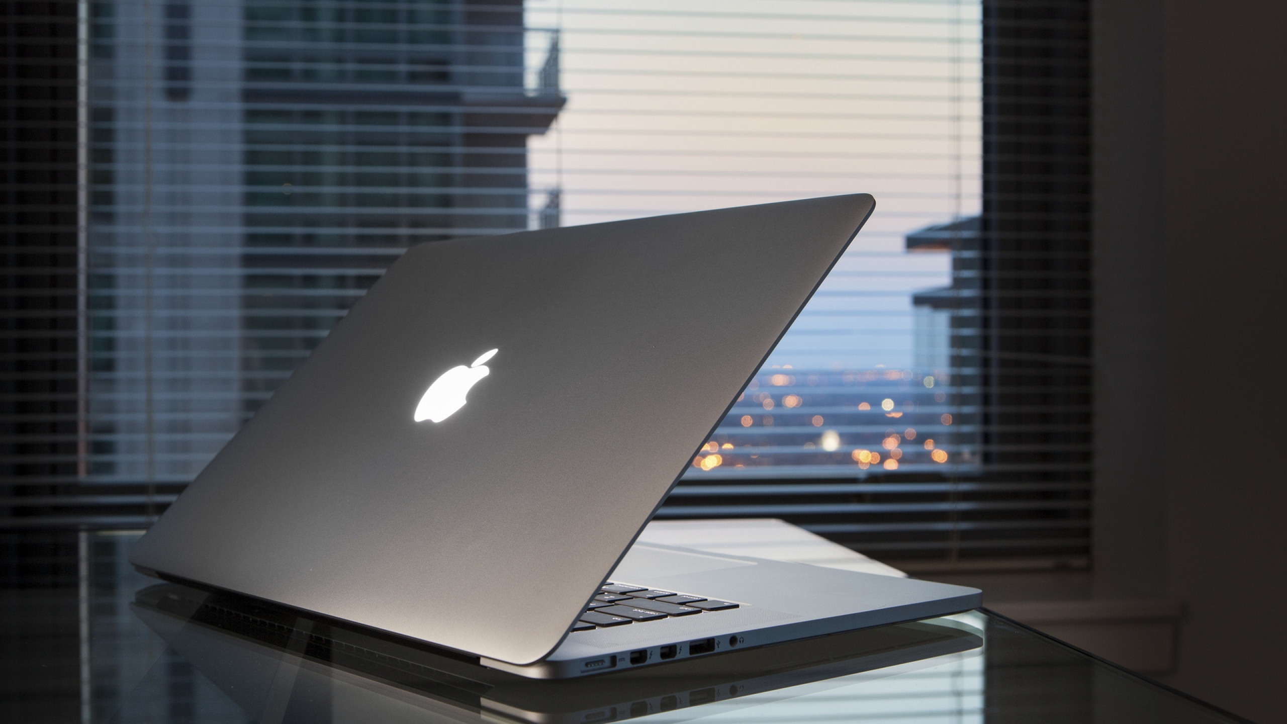 Wallpaper Laptop Table Apple Macbook Pro Retina