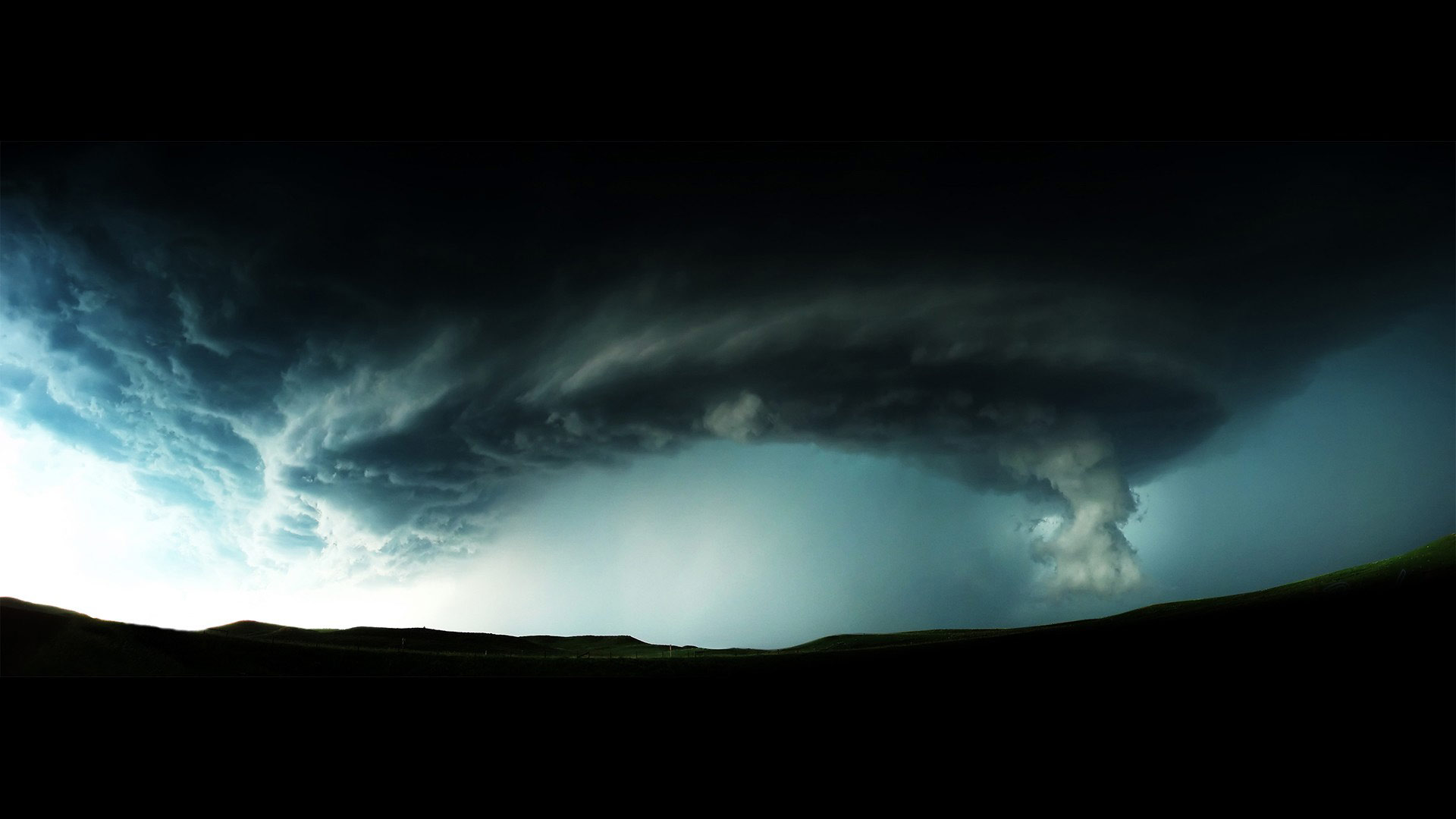 Thunderstorm Wallpaper HD Background