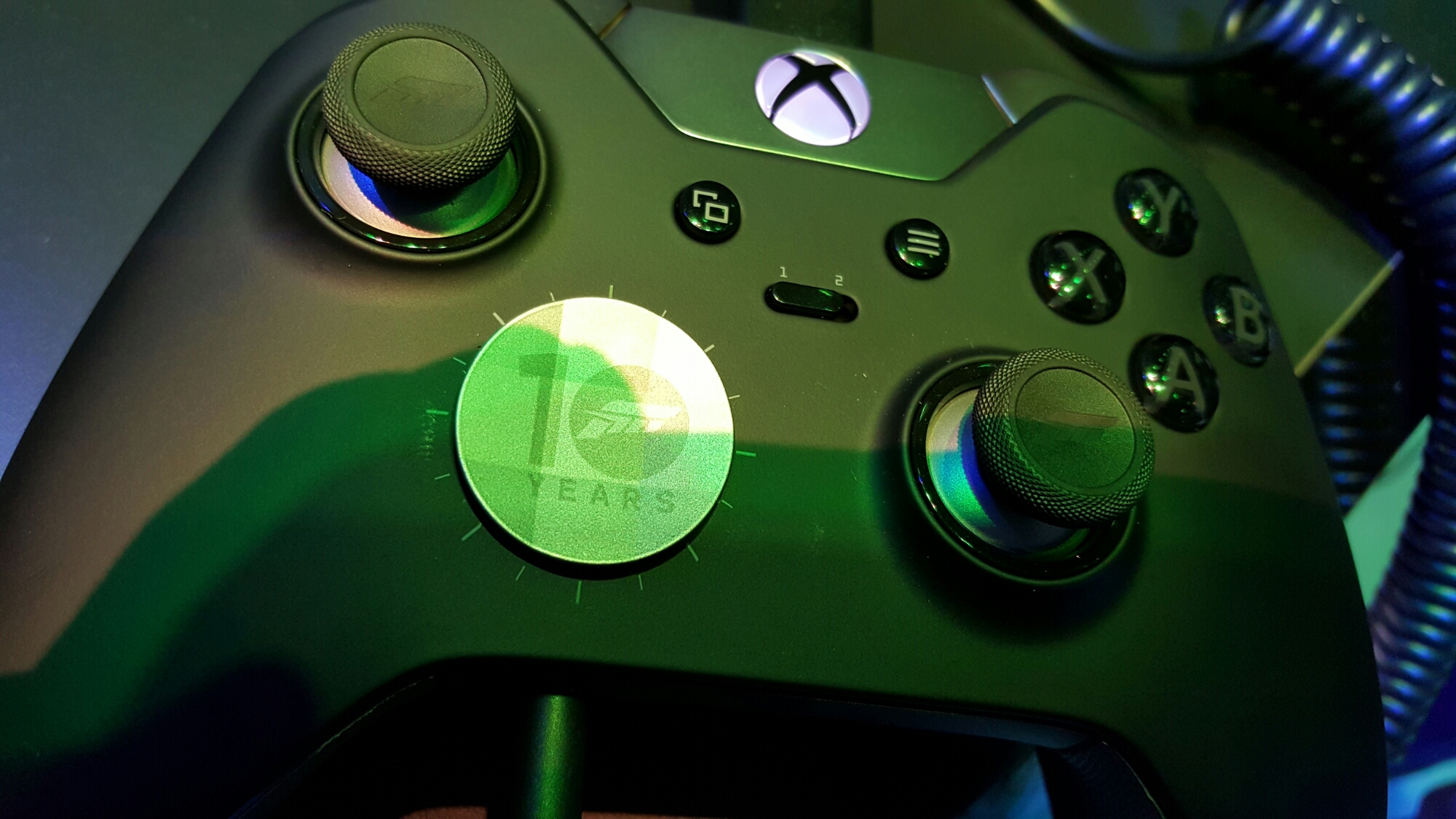 Hands On Xbox One Elite Controller Pretty In Pixel