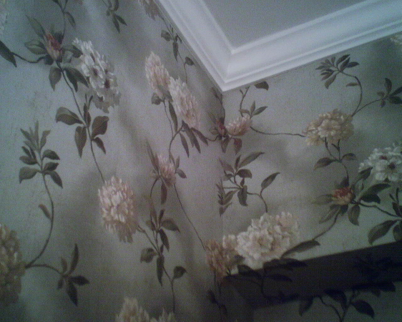 Viney Floral in a Master Bathroom Wallpaperladys Blog