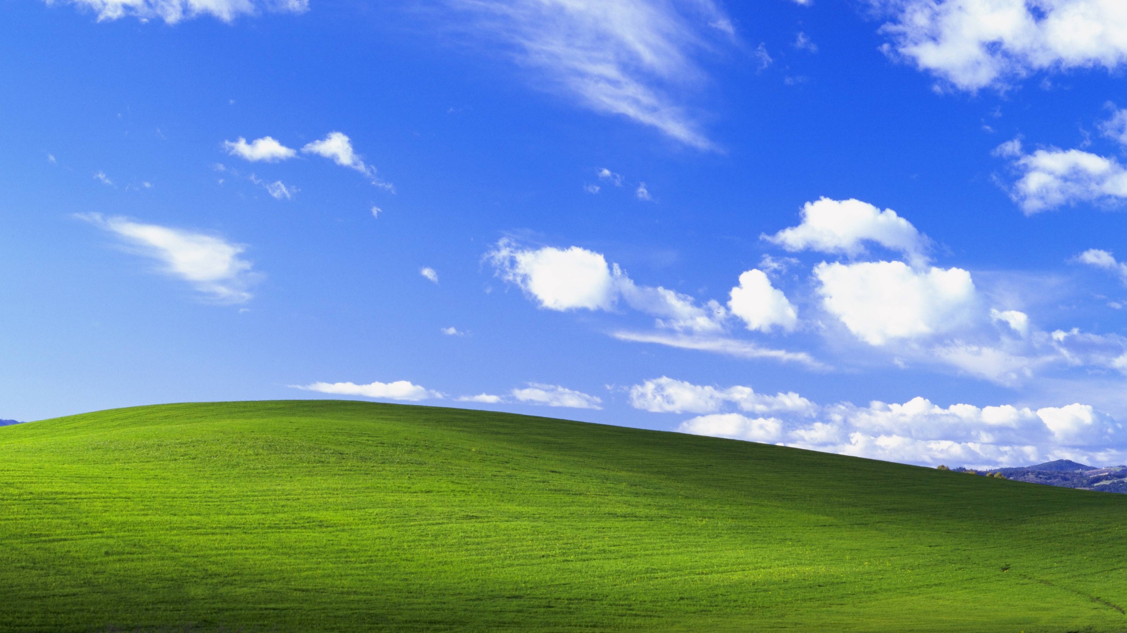 The Windows XP wallpaper at 4K resolution pcmasterrace