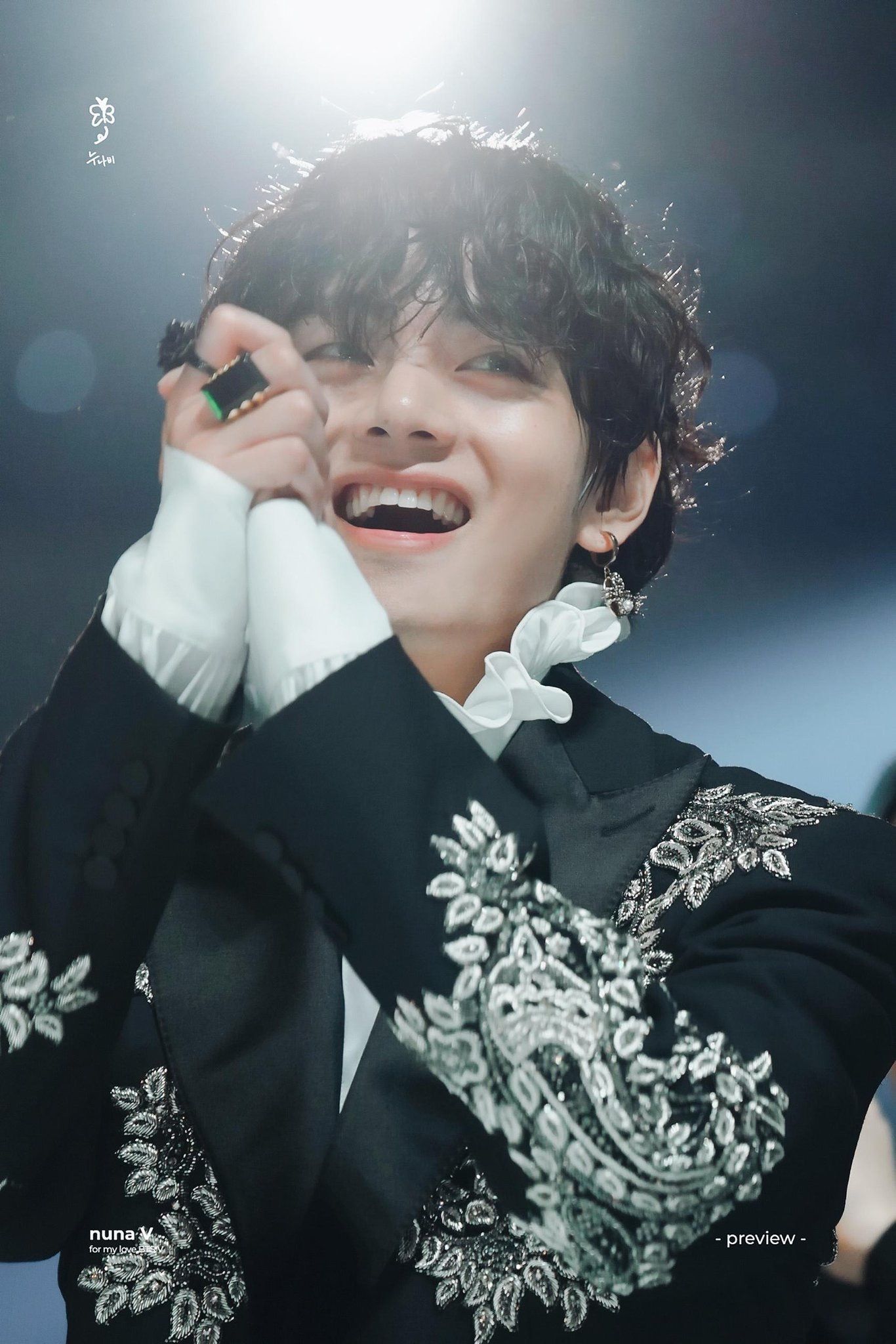 Bts V Smile Wallpaper