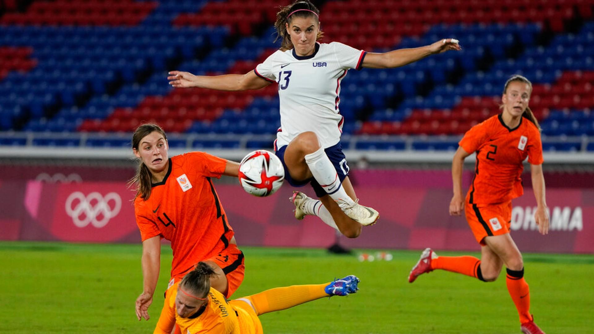 U S Women Soccer Players Settle Lawsuit For 24m Ktla
