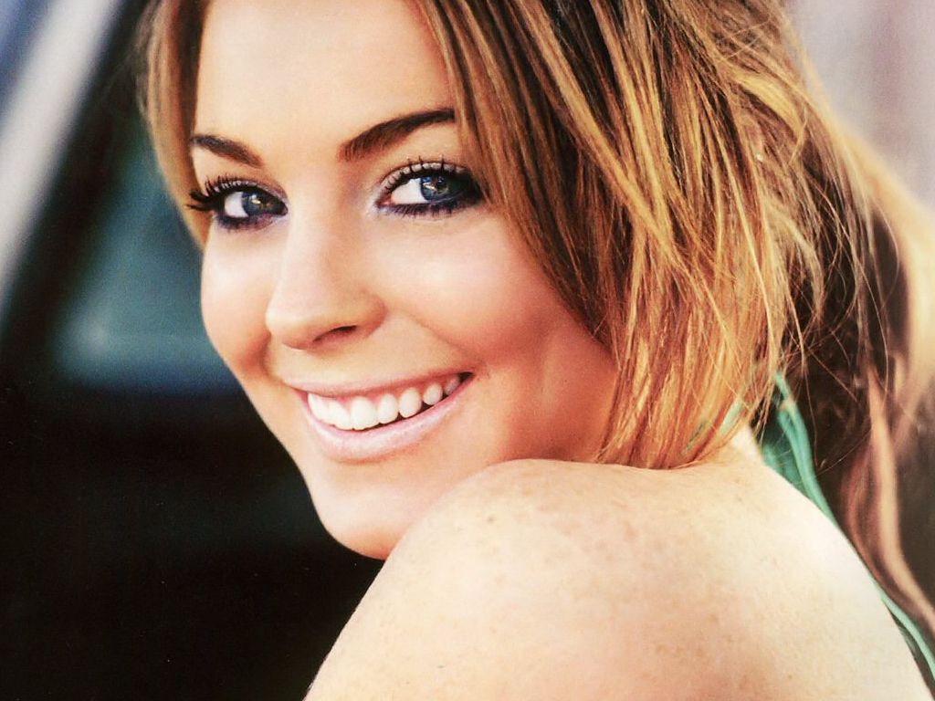 Pretty Face Wallpaper Lindsay Lohan