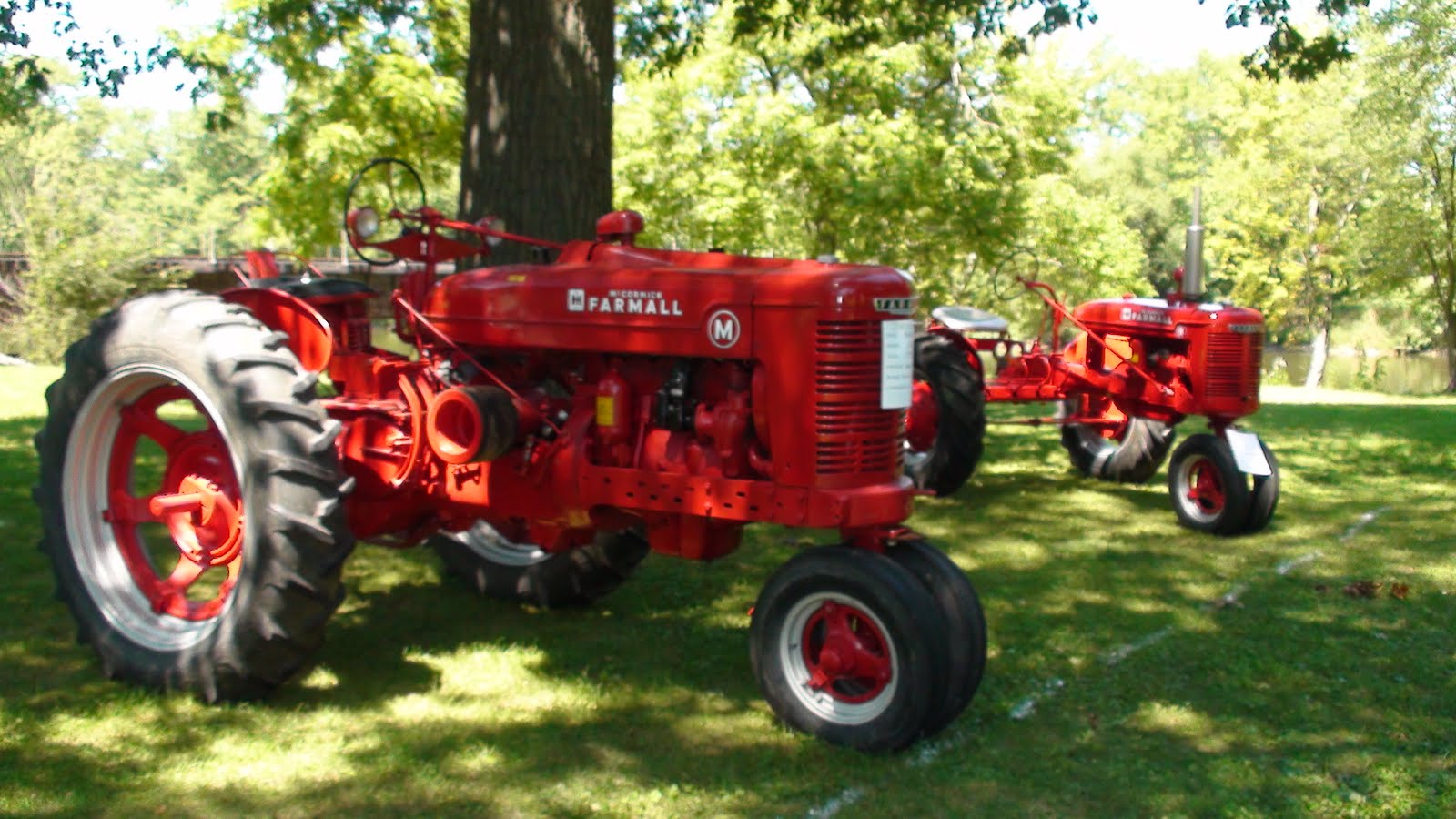 kankakeecountynews Tractor Show at the Momence Gladiolus Festival 1600x900