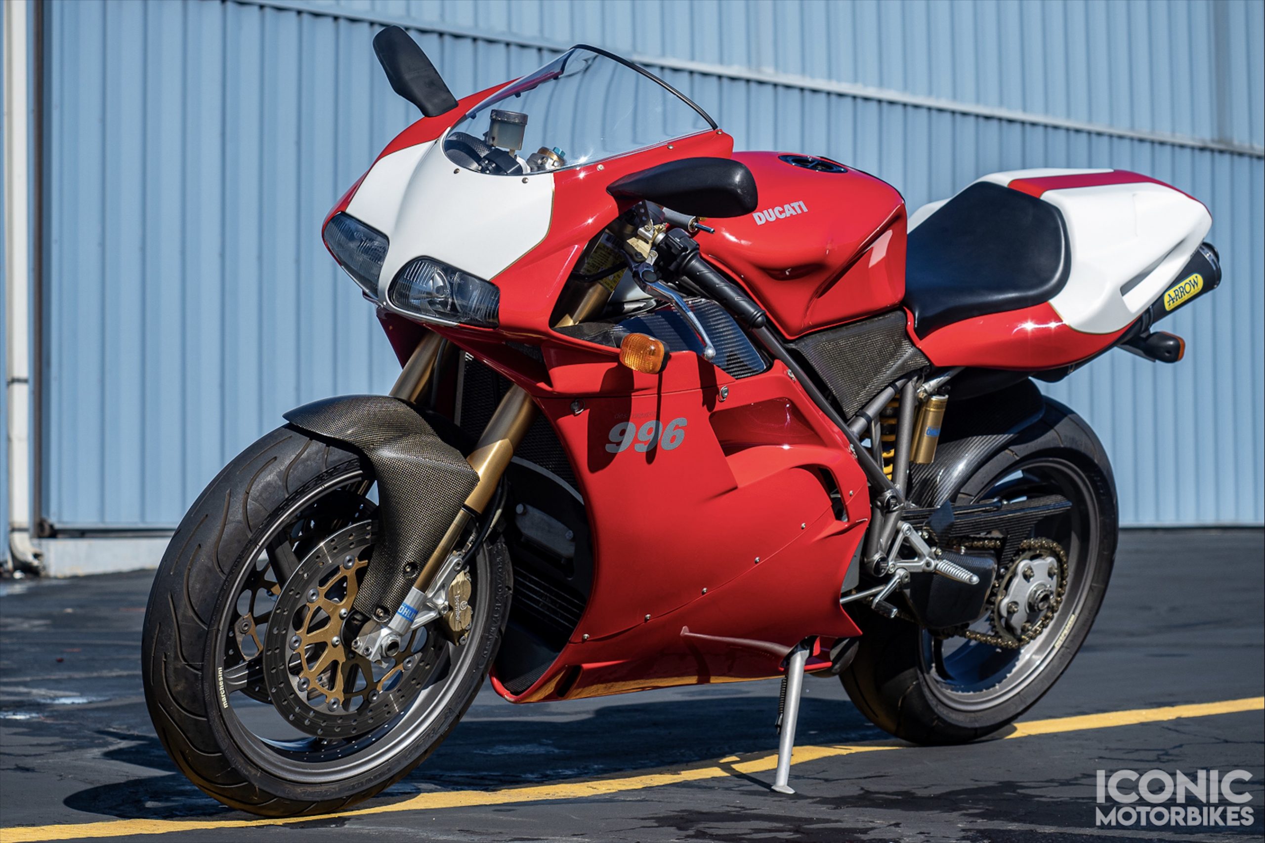 Ducati 996 sportbike in red and white livery