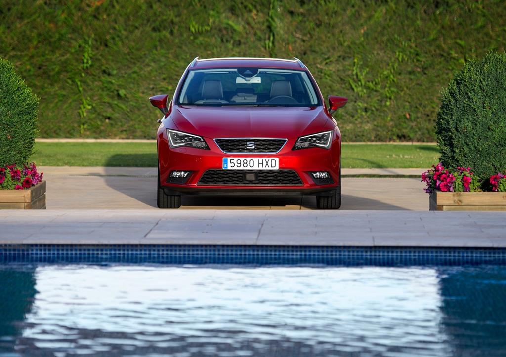 Seat Leon Introduce A New Car St 4drive Which Made It S