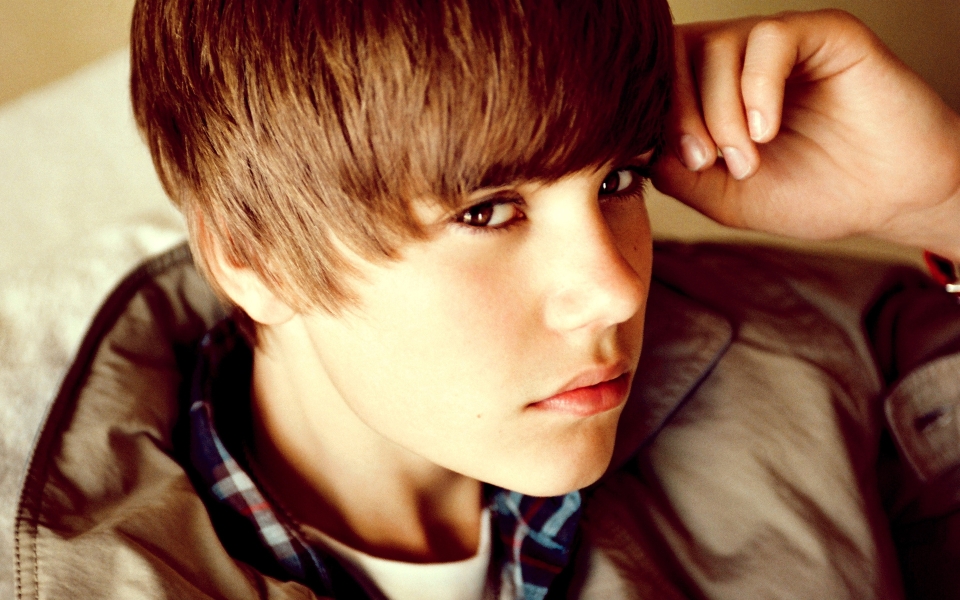 Justin Bieber Face Close Up Widescreen Wallpaper Wide