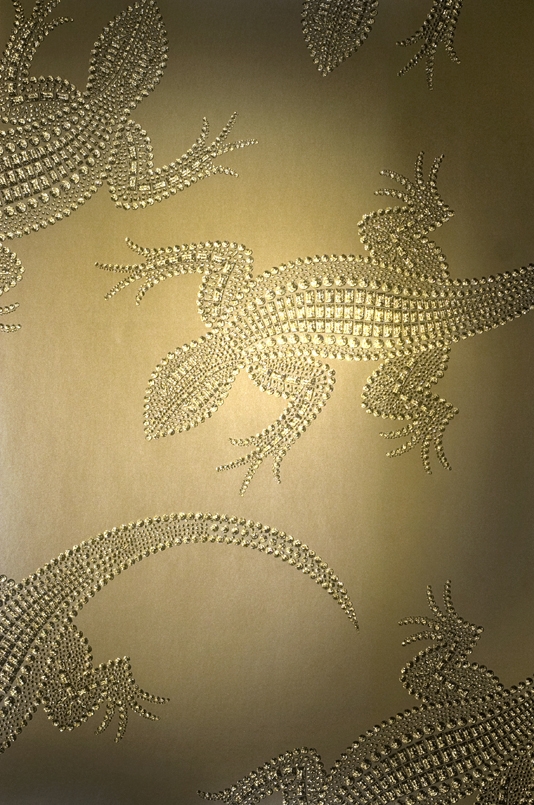 Komodo Wallpaper A Mid Sheen Bronze With Stunning Lizard