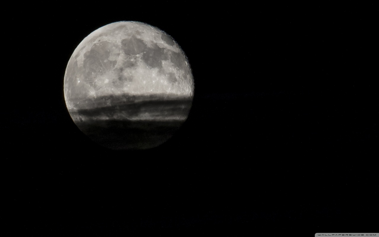 Timid Moon 4k UHD Wallpaper For UltraHD Desktop And Tv