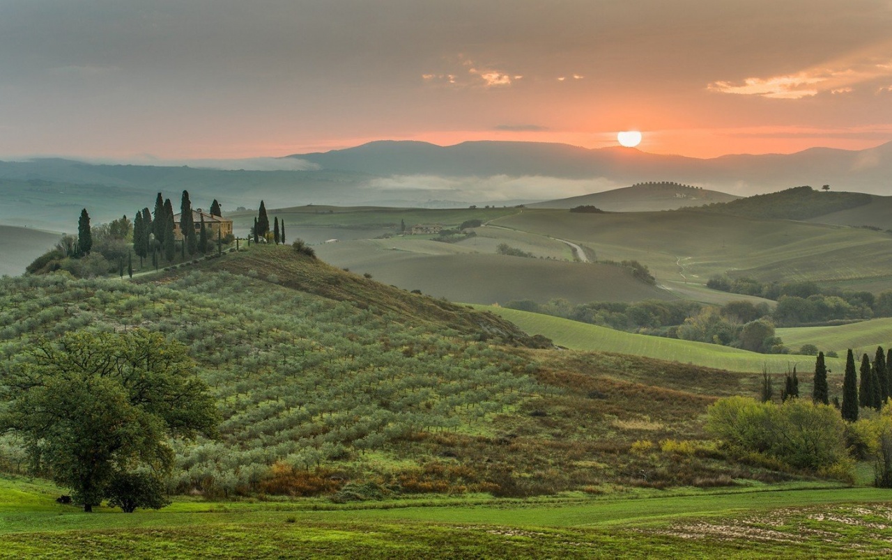 Beautiful Tuscany Scenery Wallpaper