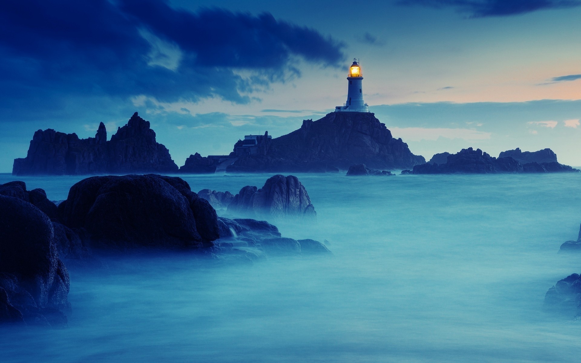Tận hưởng một món quà đặc biệt với những hình nền Ánh đèn biển miễn phí, tuyệt đẹp và đặc sắc. Vào thời điểm này, bạn sẽ có những ngọn đèn lighthouse tuyệt đẹp đắp đầy cả bức ảnh. Chúng sẽ làm cho ngày của bạn thêm đẹp và thơ mộng.