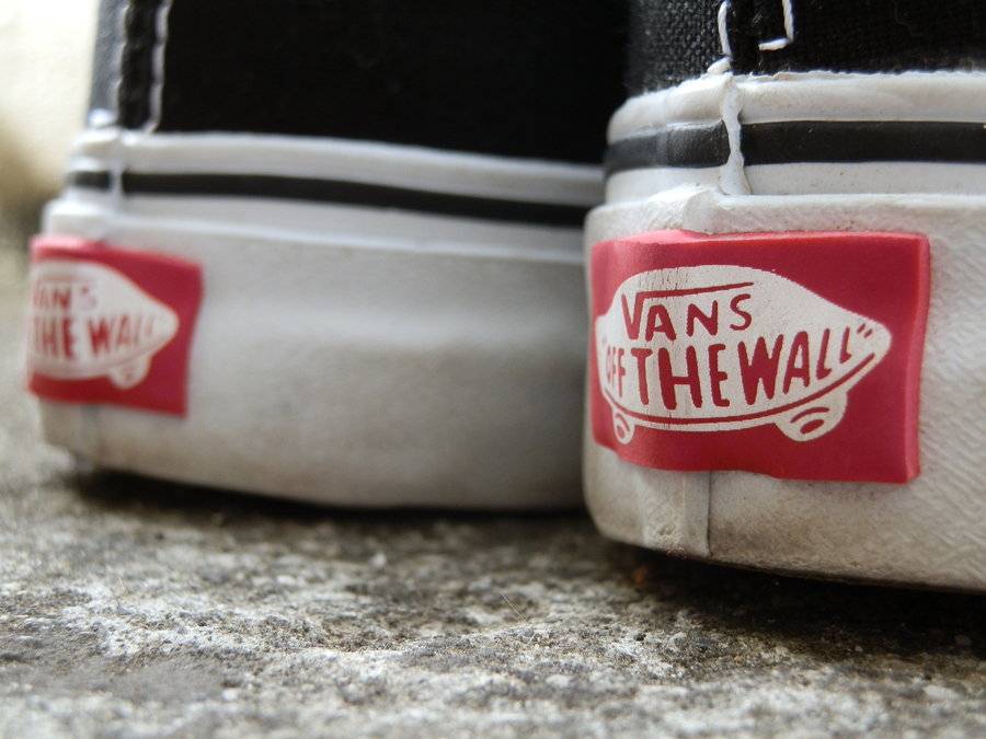 Vans Off The Wall Shoes Wallpaper Logo