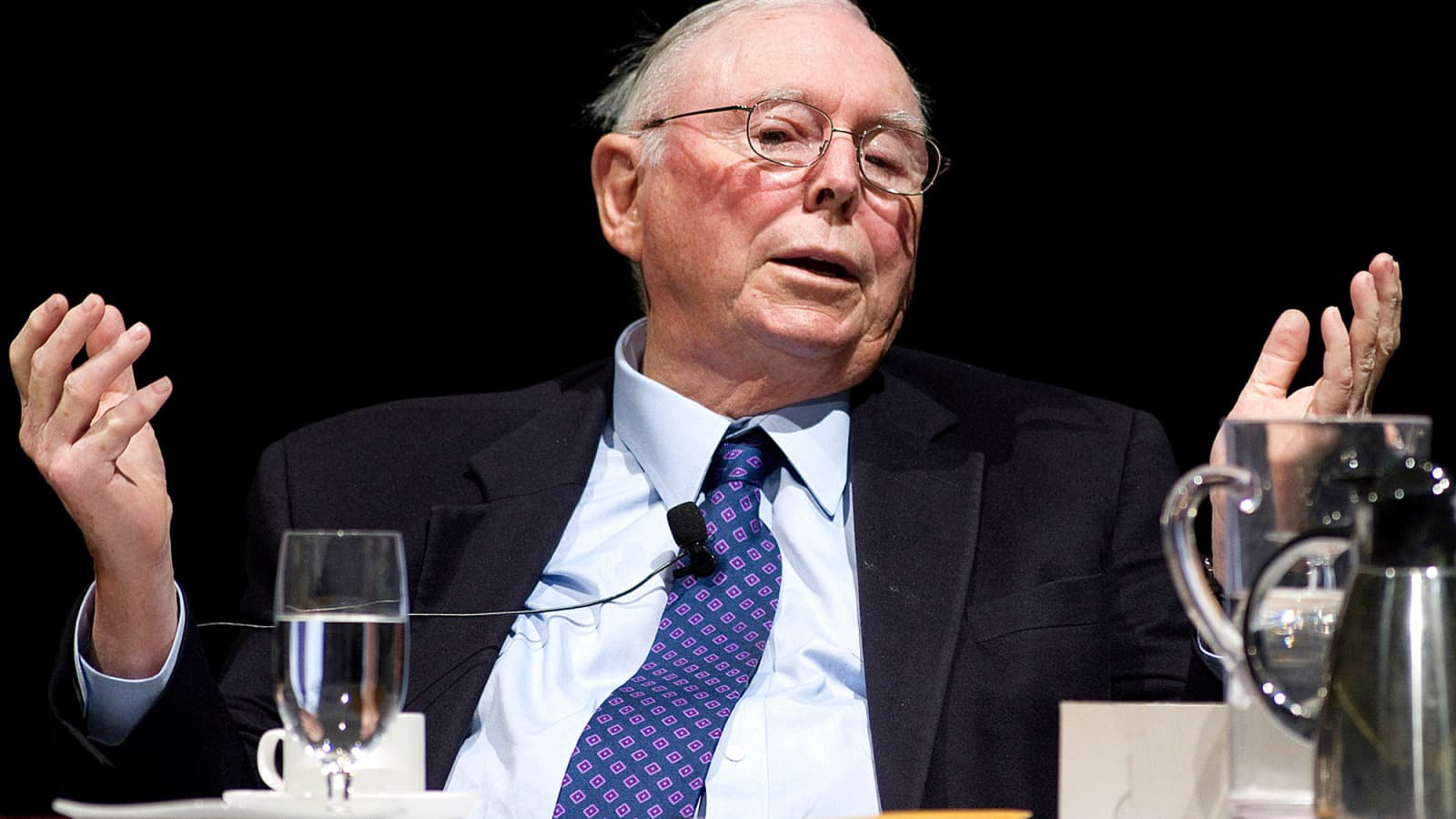 Warren Buffett S Partner Charlie Munger Calls Albert Einstein His Hero