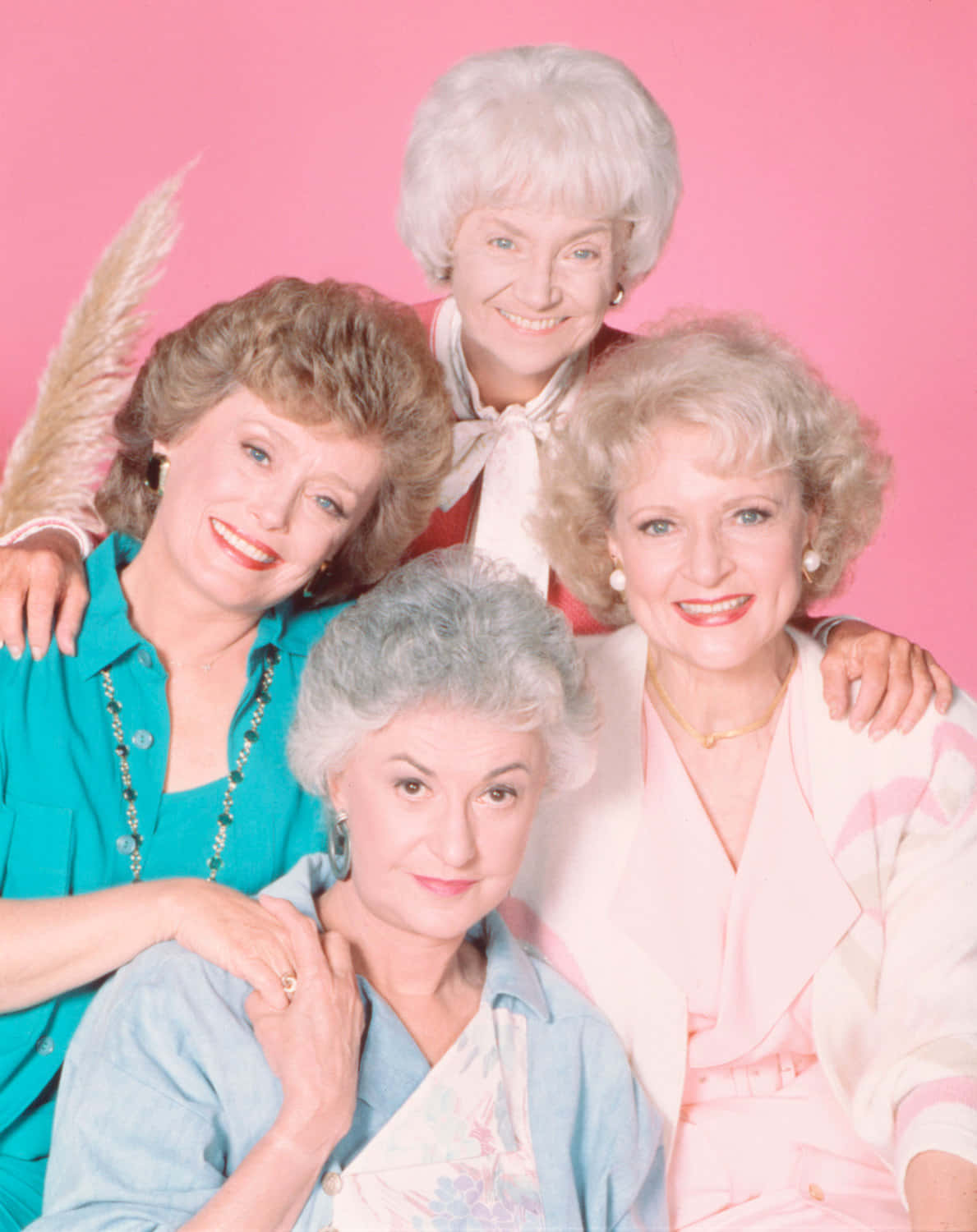 Actress And Comedian Betty White Wallpaper
