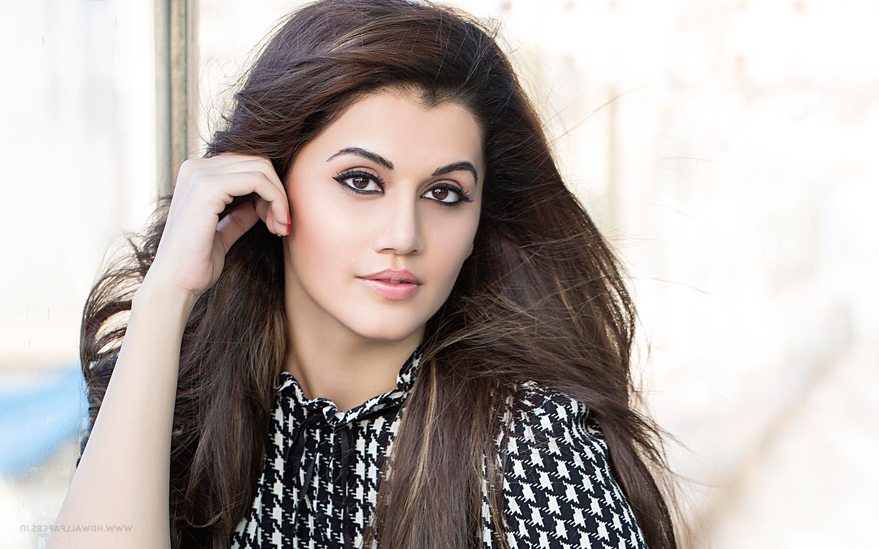 Taapsee Pannu Wallpaper Image Group