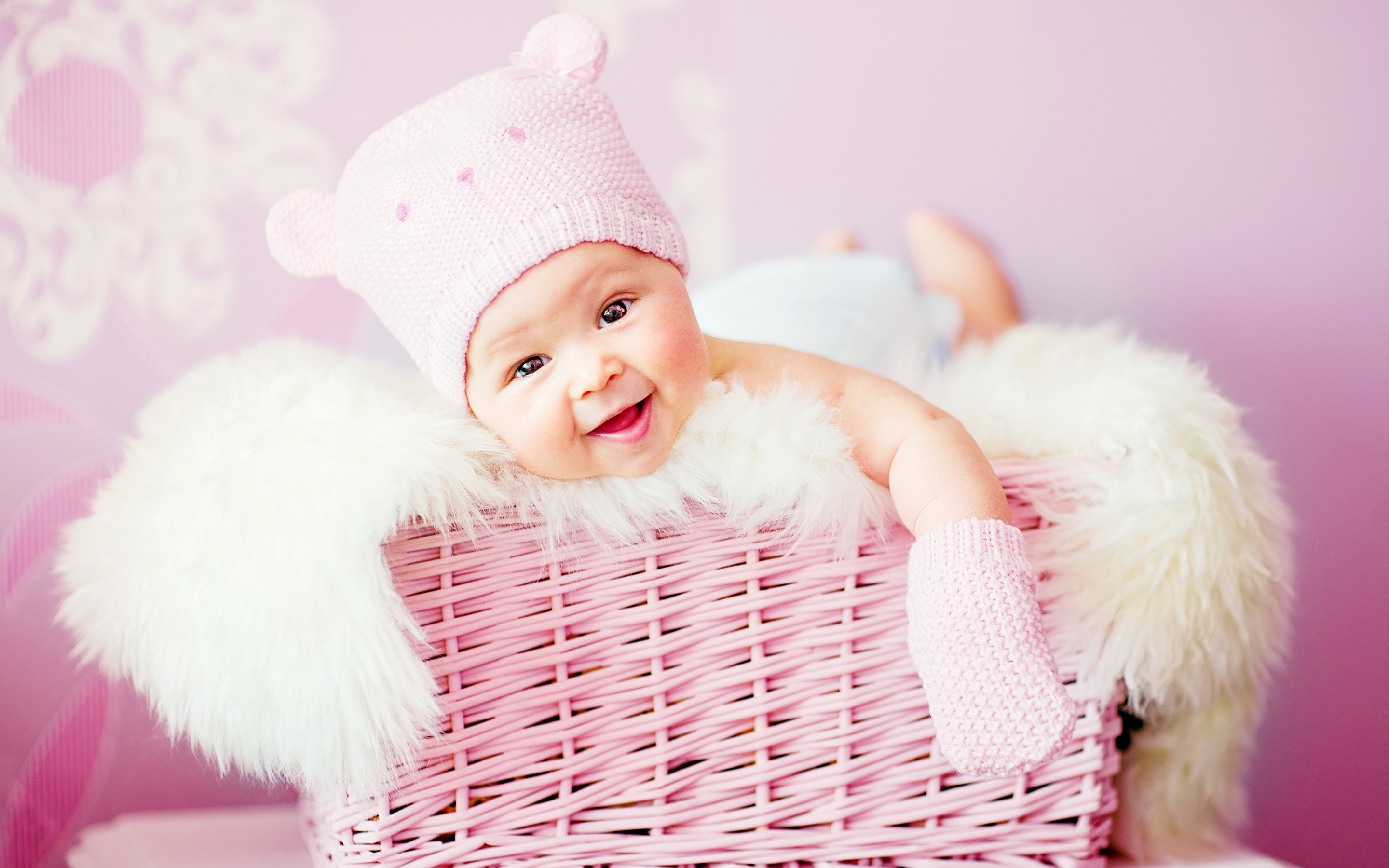 A Baby Laughing Wallpaper Id