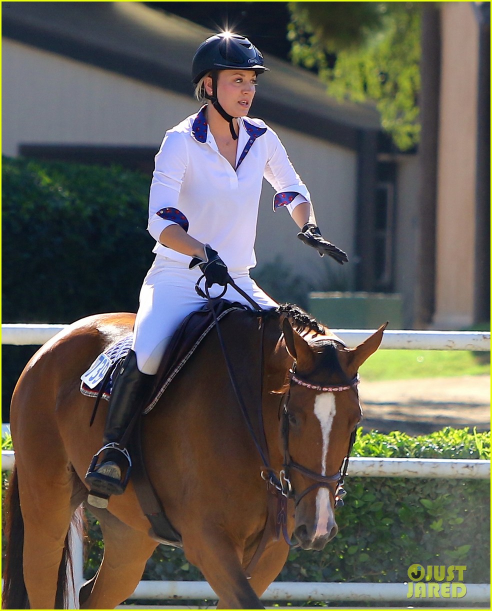 Kaley Cuoco Steps Out At The Horse Stable Without Her Wedding Ring