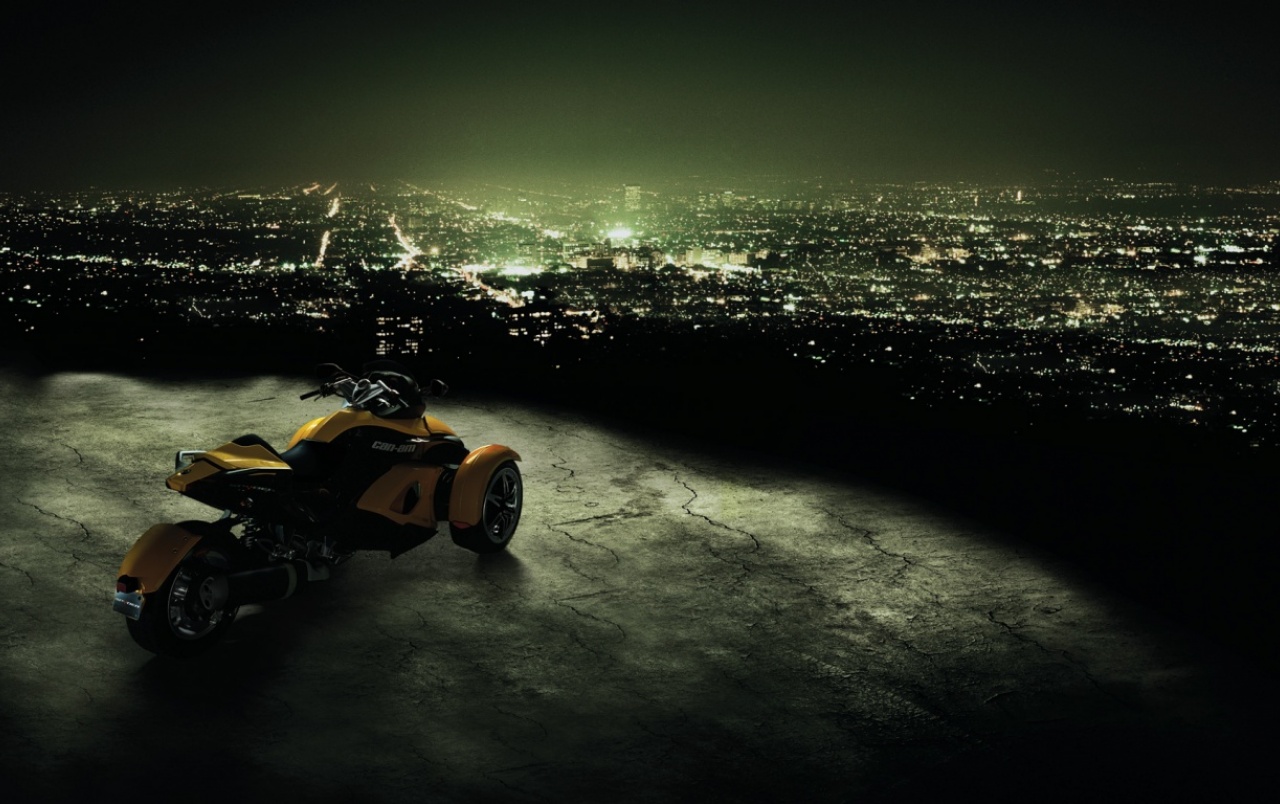 Can Am Spyder Trike Looking Over The City Wallpaper