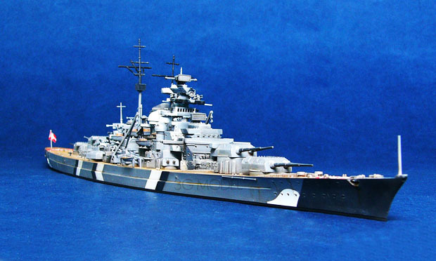 Ship model 05711 World War II German battleship Bismarck Navy in Model