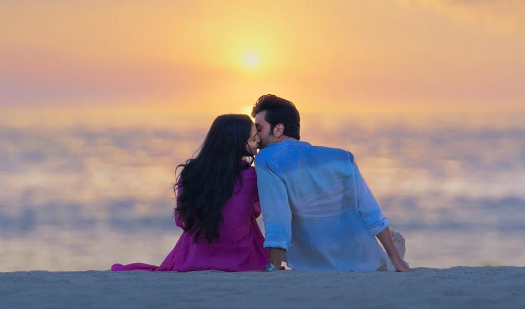 Tu Jhoothi Main Makkaar Trailer Ranbir Kapoor Shraddha Kiss