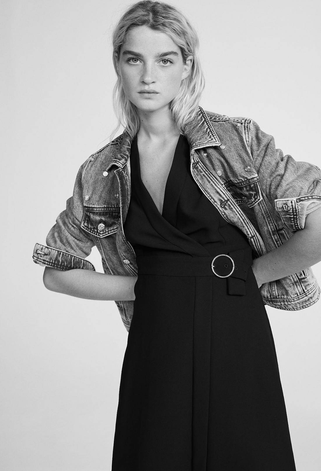 Claudie Pierlot Wallpaper