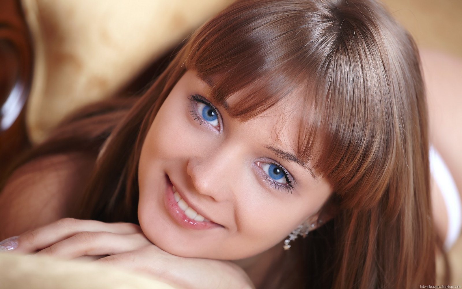 Beautiful And Sexy Girl Wallpaper To