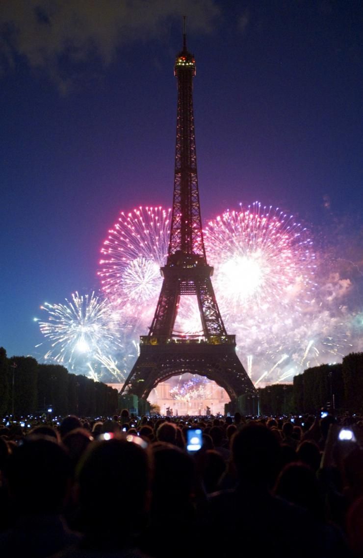 Bastille Day Celebrations Around The World Eiffel Tower Paris