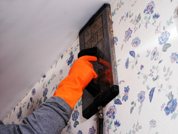 How to Remove Wallpaper Using Solvents or Steam how tos DIY 616x462