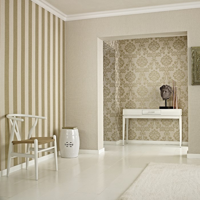 The Athena White Gold Wallpaper Has A Simple Thin Detail But