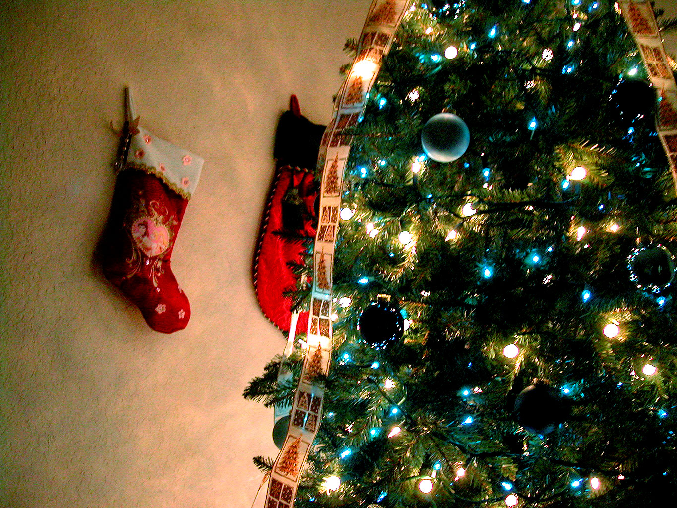 Christmas Tree Wallpaper Animated Merry