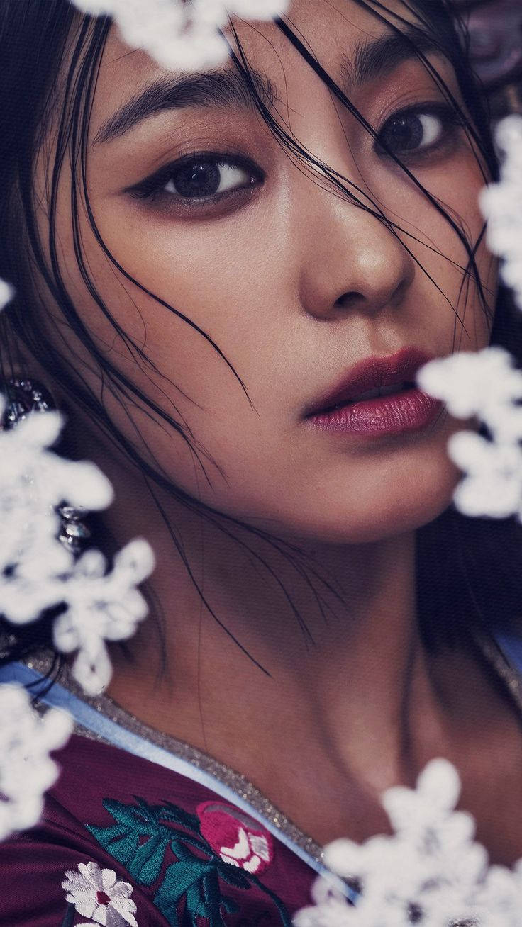 Asian Women Wallpaper