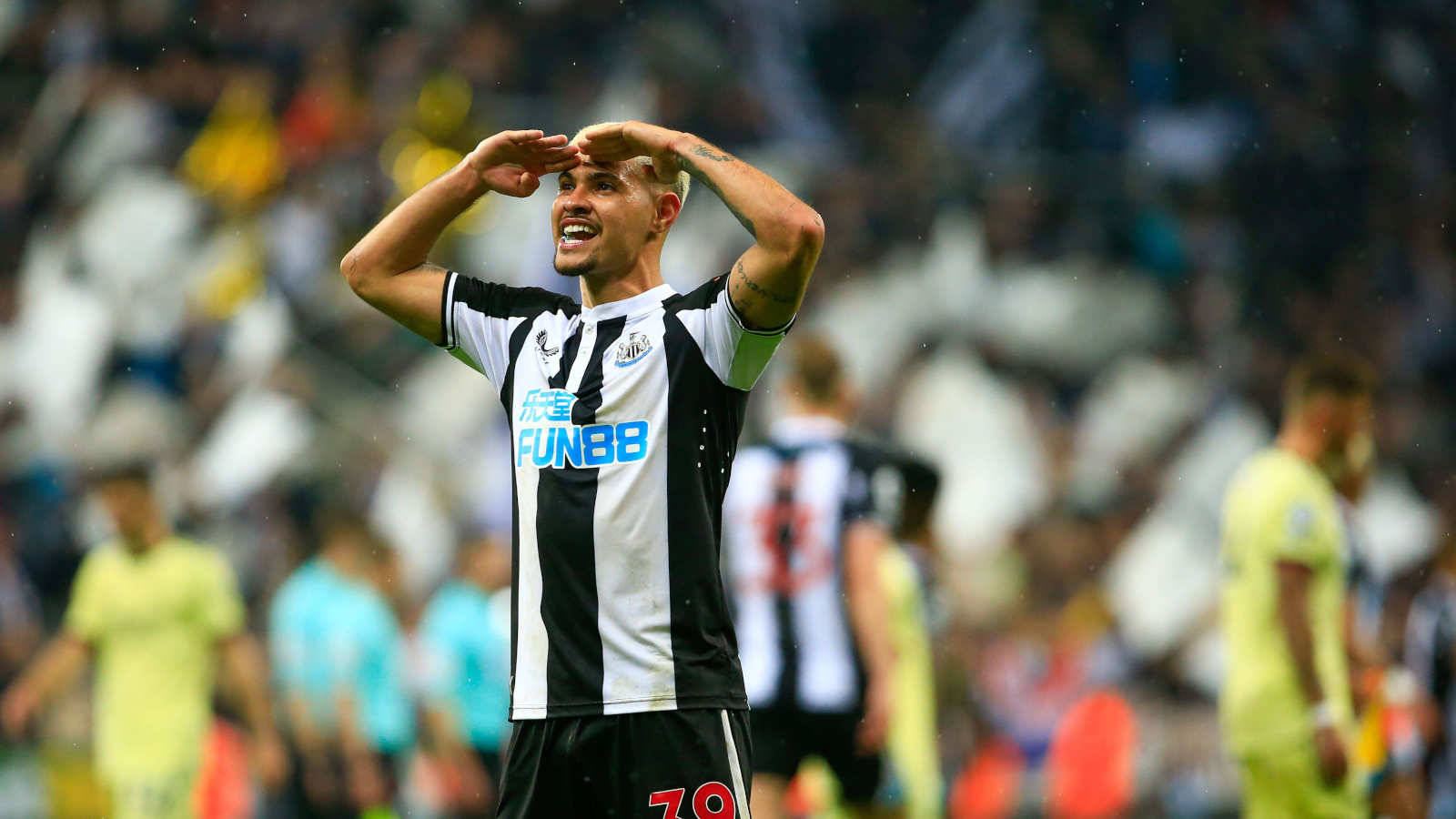 Bruno Guimar Es Double Salute Wallpaper
